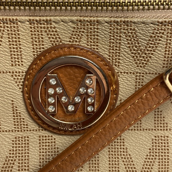 MKF COLLECTION Geneve M Signature Functional Crossbody by Mia K Farrow Handbag - Picture 4 of 9